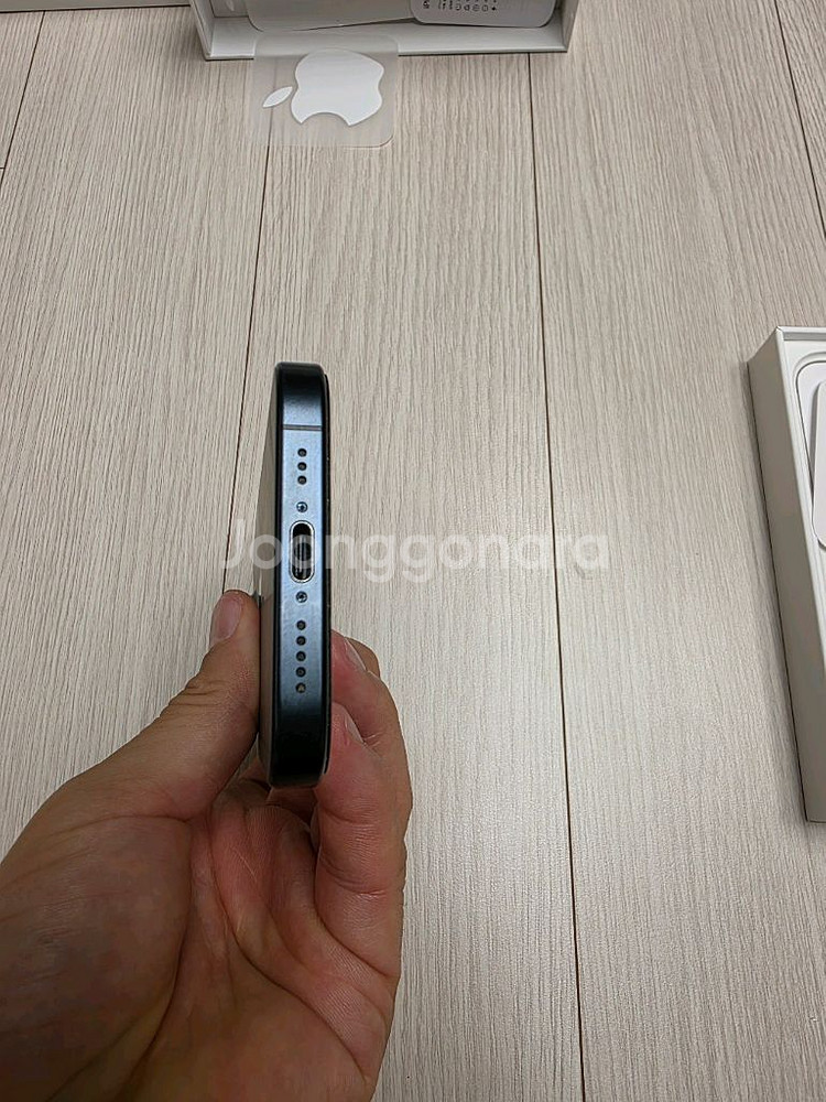 아이폰15Pro 128g 팝니다.--5