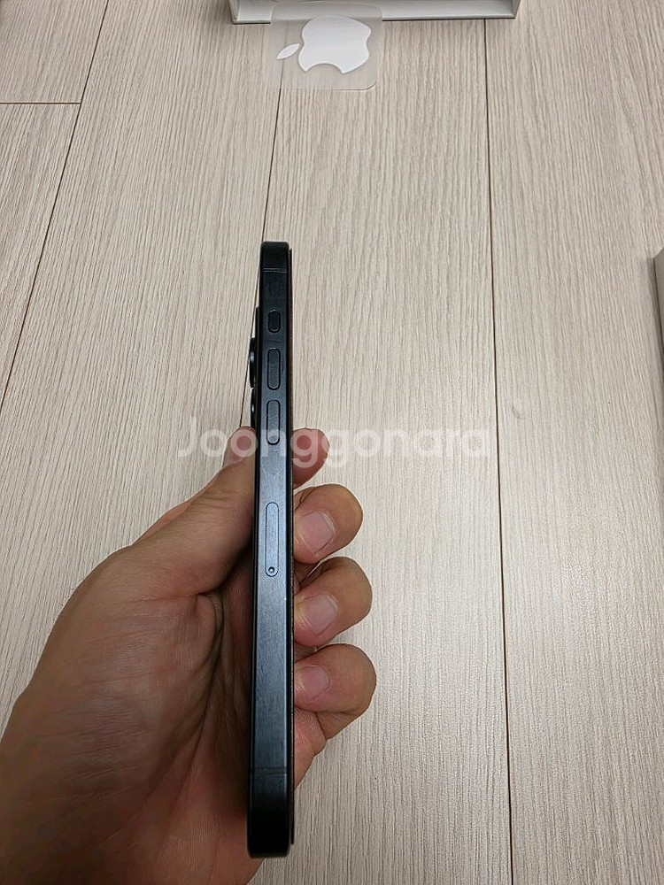 아이폰15Pro 128g 팝니다.--6
