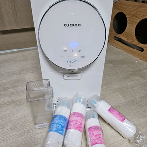 쿠쿠 인 앤 아웃 정수기 (온수 고장)