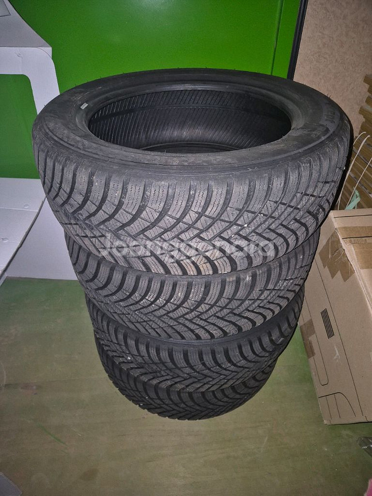 215 55 17 한국 윈터타이어 팝니다--0