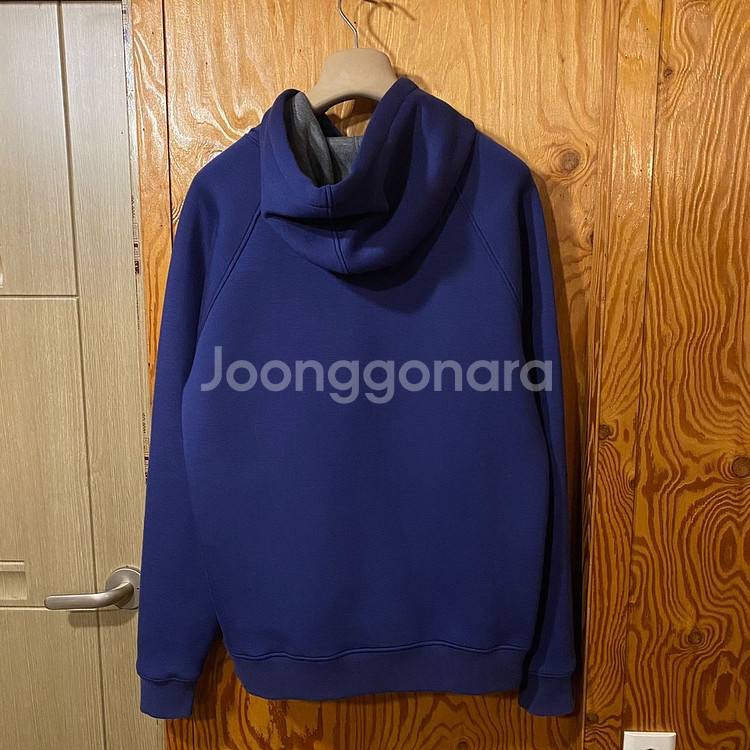 벨루티 네이비 로고 후드티셔츠 판매 합니다.--6