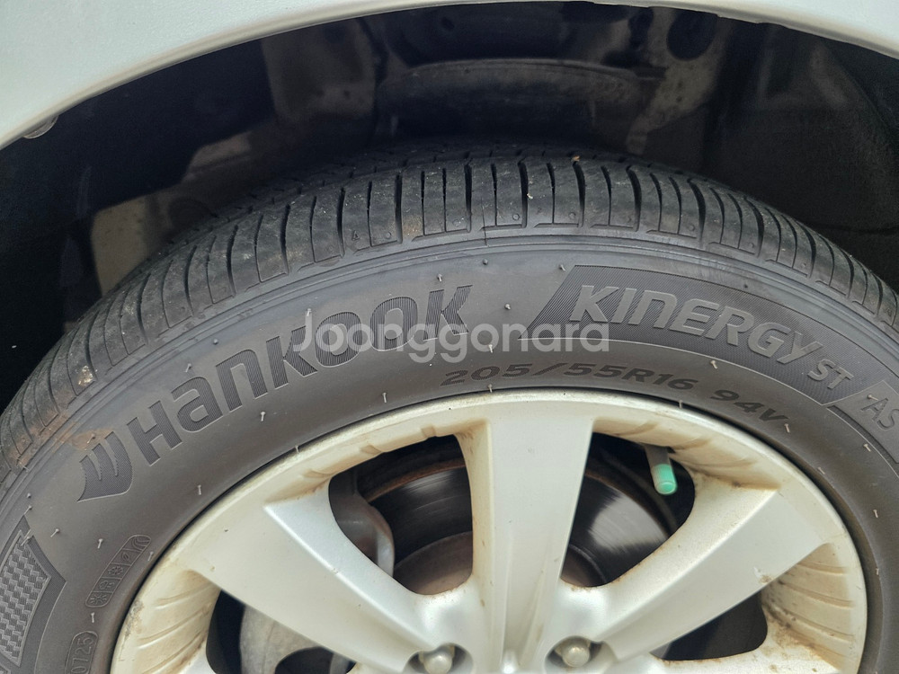 신품급 한국타이어 205/55R16(급매! 24일까지)--1