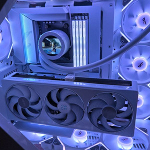 5070ti 5080 화이트 구합니다.