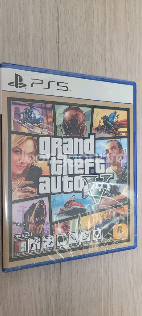 PS5 GTA5 밀봉신품--0