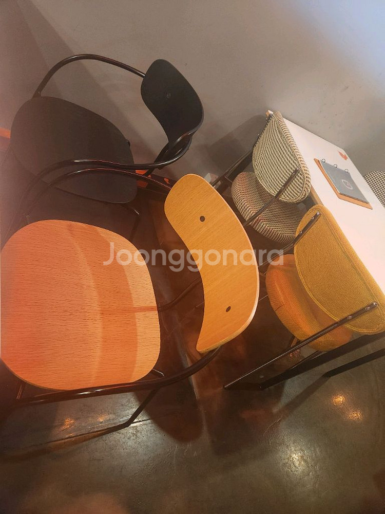 카페 /레스토랑 모두 어울리는 의자팝니다--1