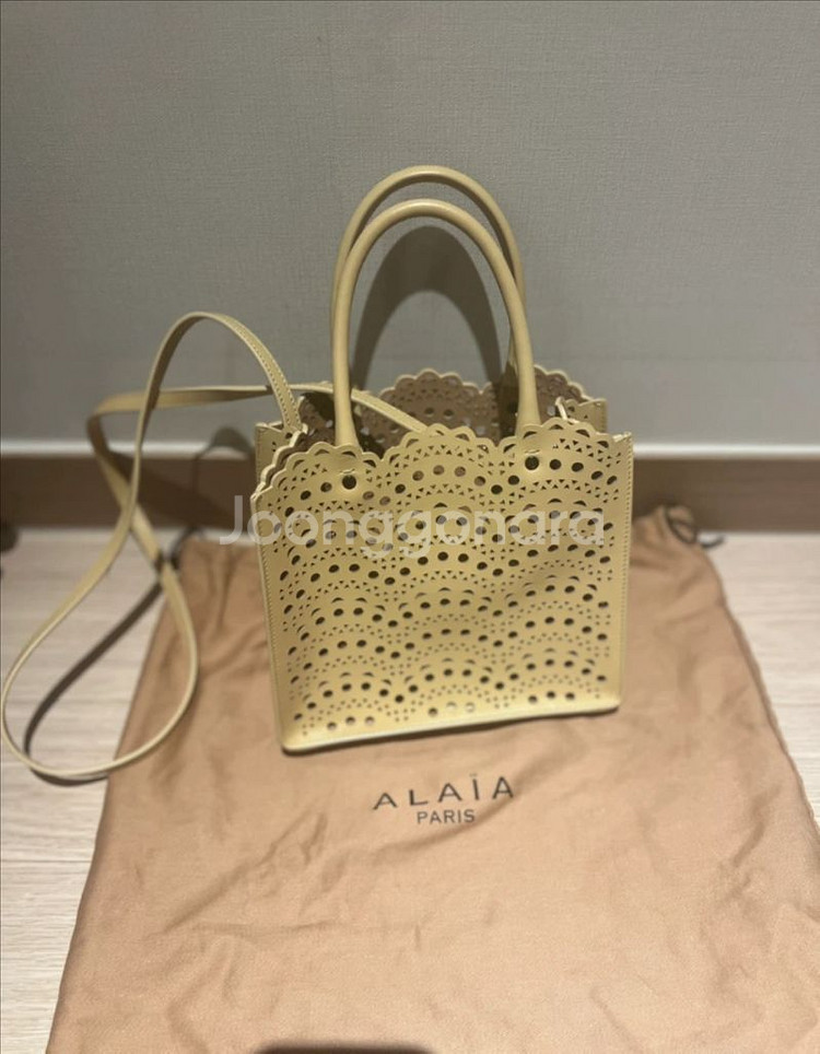 알라이아Alaia가죽토트백 아이보리--0