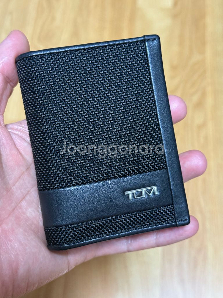 TUMI 알파 거싯 카드 지갑 팝니다--1