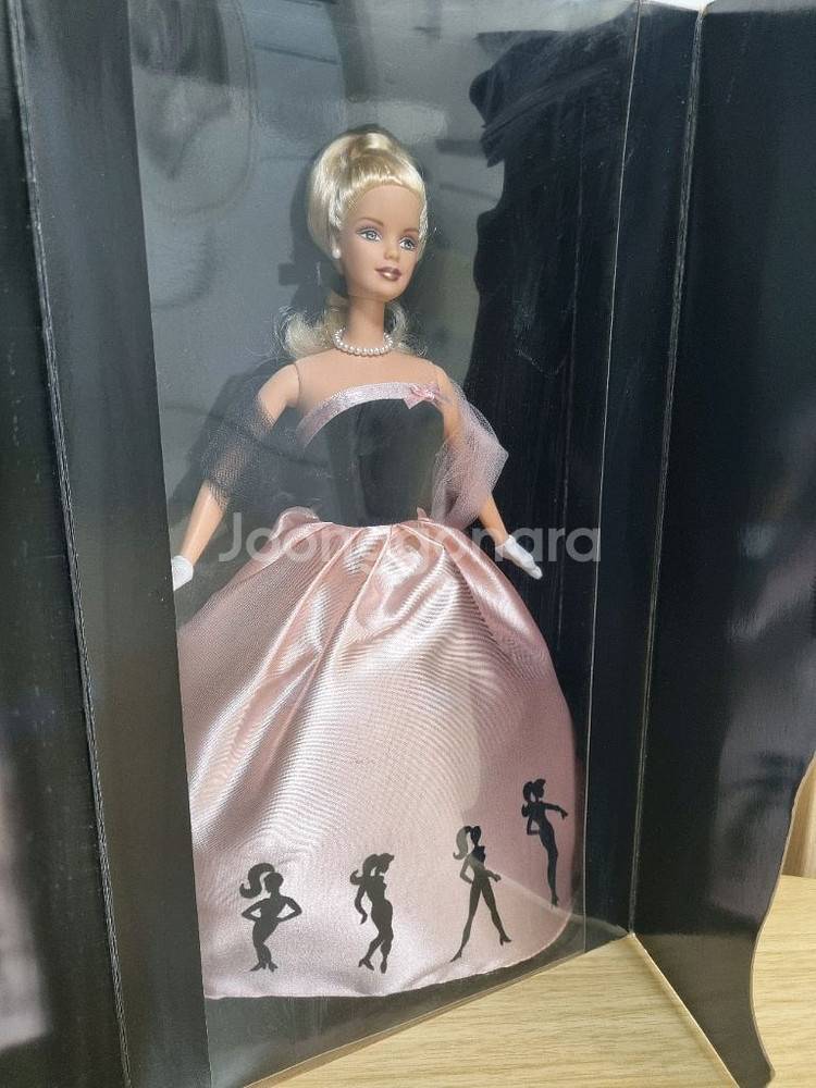 타임리스 실루엣 바비 인형--0