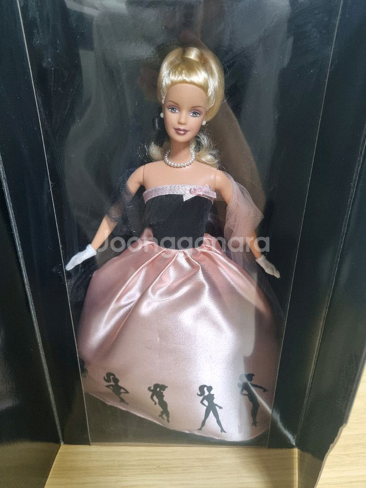 타임리스 실루엣 바비 인형--3