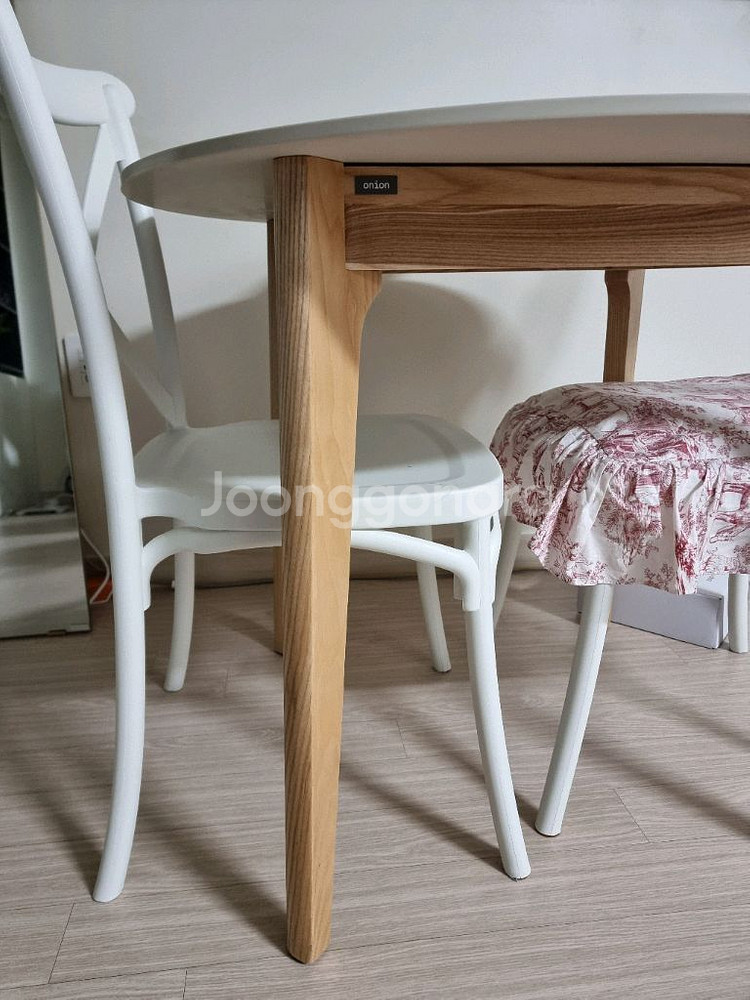 까사미아 onion 래디쉬우드 원형 세라믹테이블 900--5