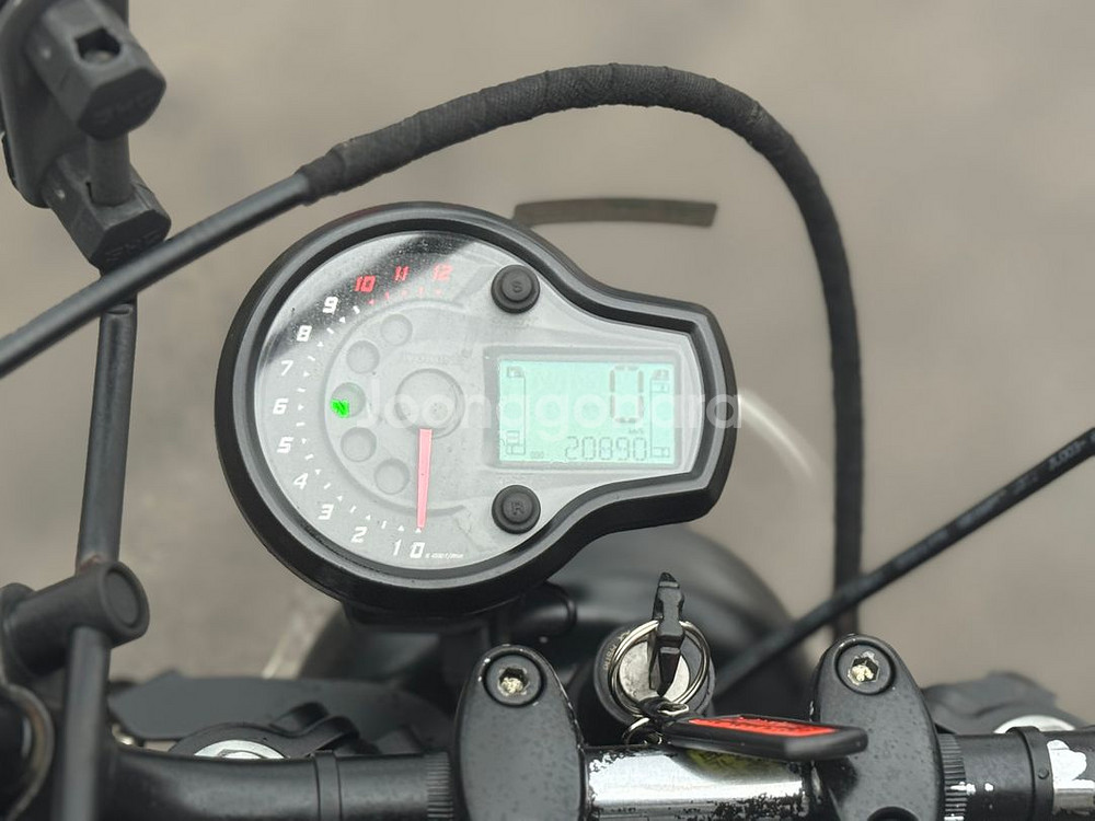 kr 아퀼라300 22년식 2만km 저렴히 판매합니다--0