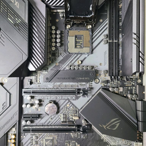ASUS MAXIMUS XI APEX