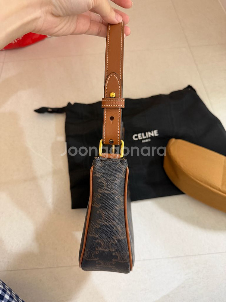 셀린느 아바백 미디움 호보백--4