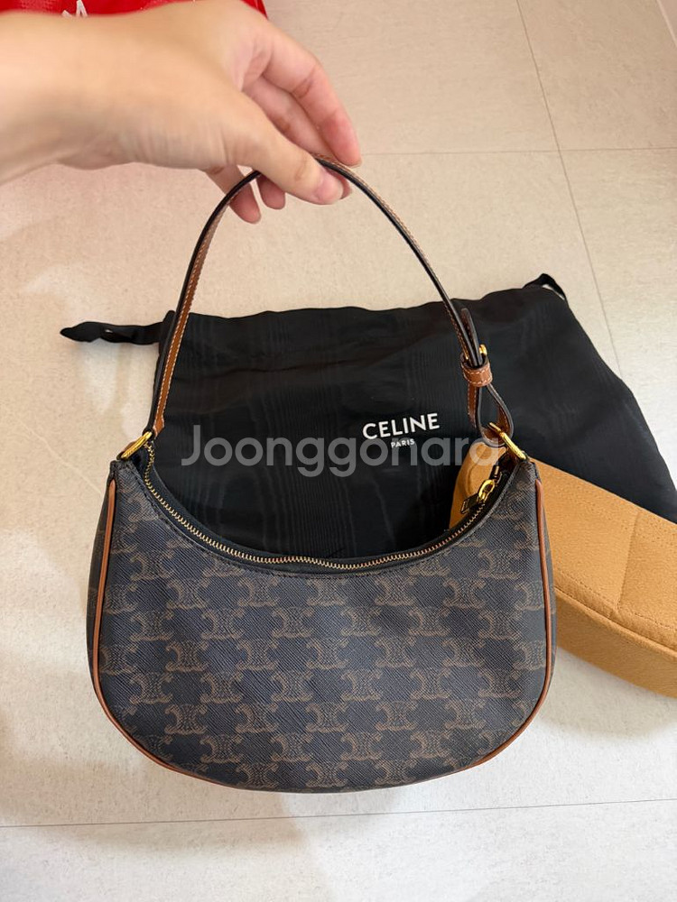 셀린느 아바백 미디움 호보백--3