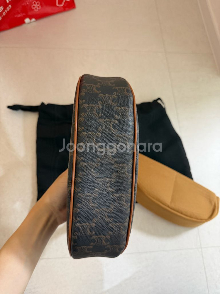 셀린느 아바백 미디움 호보백--1