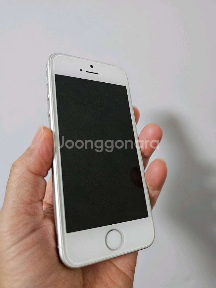 32. 아이폰 se1 64GB--0
