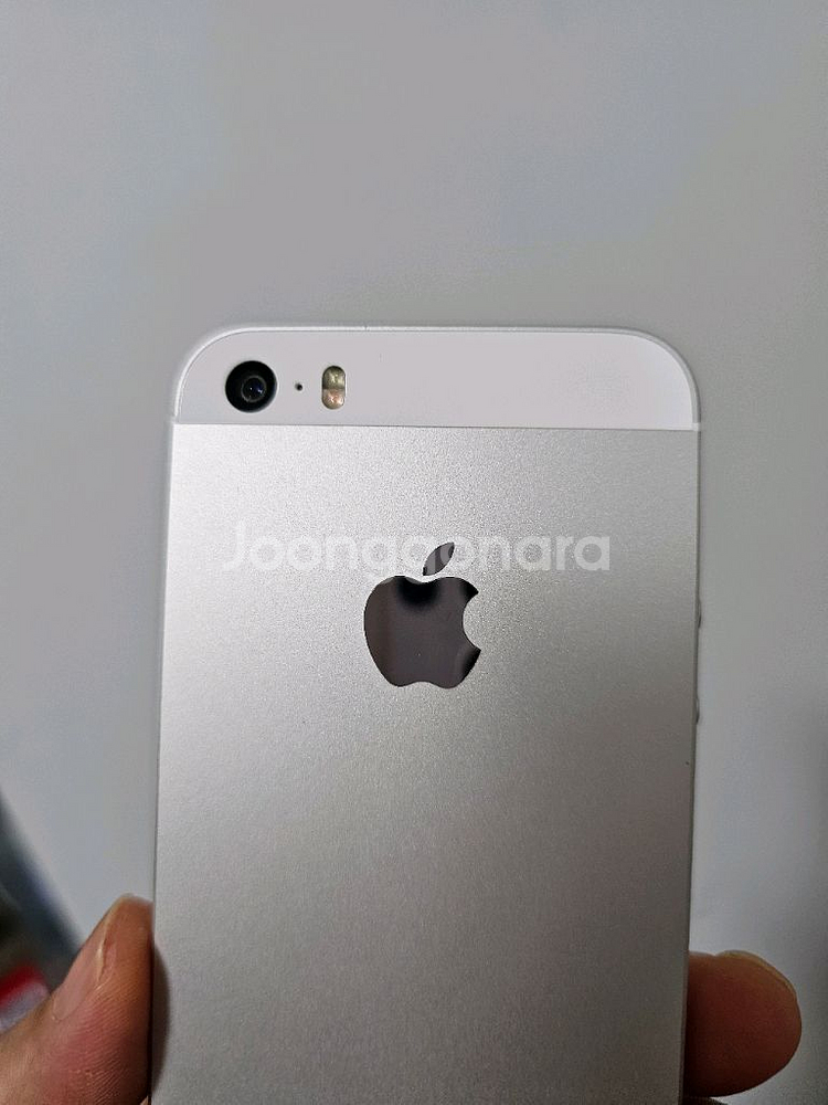 32. 아이폰 se1 64GB--5