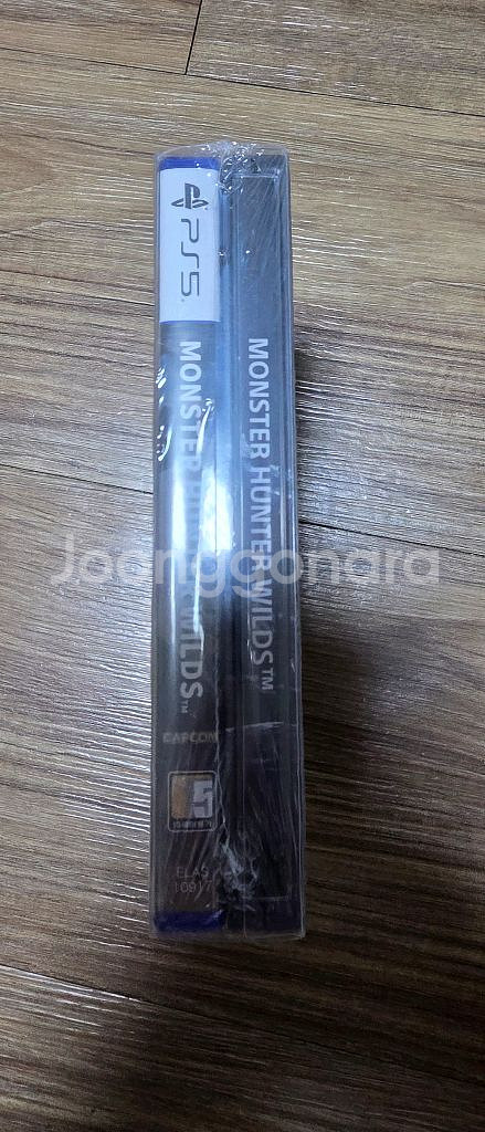 몬헌 와일즈 스틸북 포함 미개봉 팝니다--0