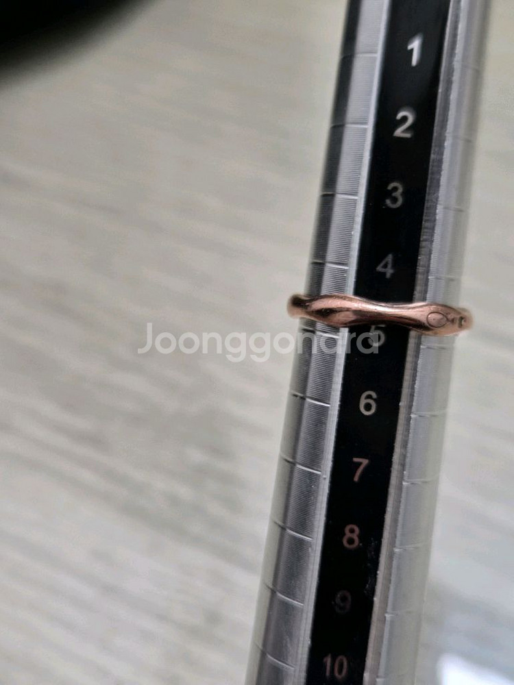 14k로즈골드 물고기 반지 에메랄드큐빅 포인트 5호--2