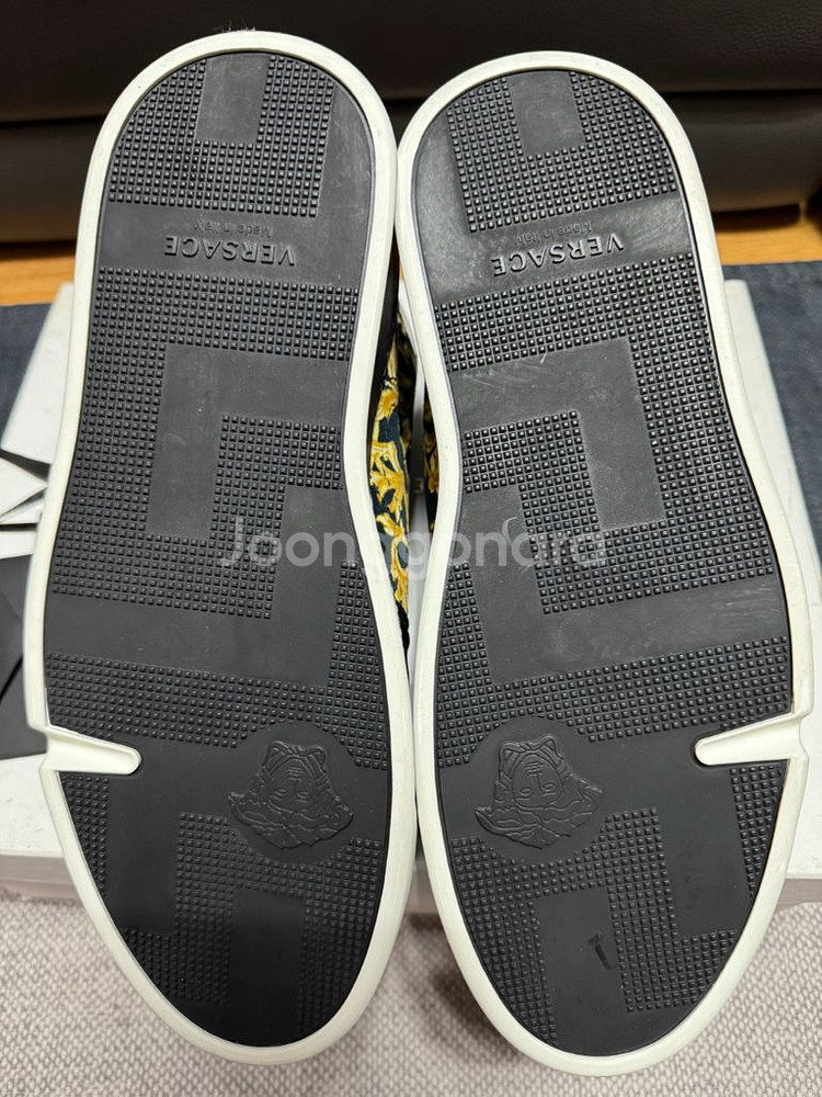 베르사체 스니커즈42사이즈--3