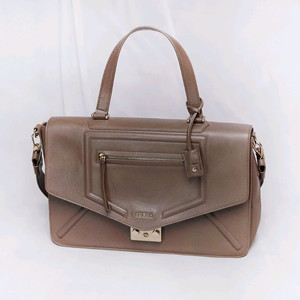 훌라 엘리스 원핸들 클래식 패드락 플랩 레더 사첼백 이미지