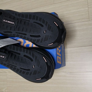 브룩스 러닝화 글리세린 22 SE 245