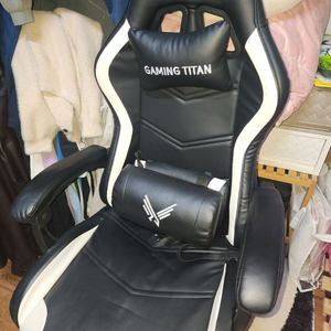 게이밍 의자 팝니다 (올해 구매)