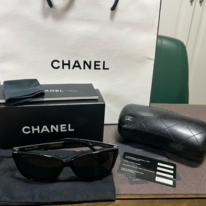 샤넬 캣츠아이 선글라스 블랙