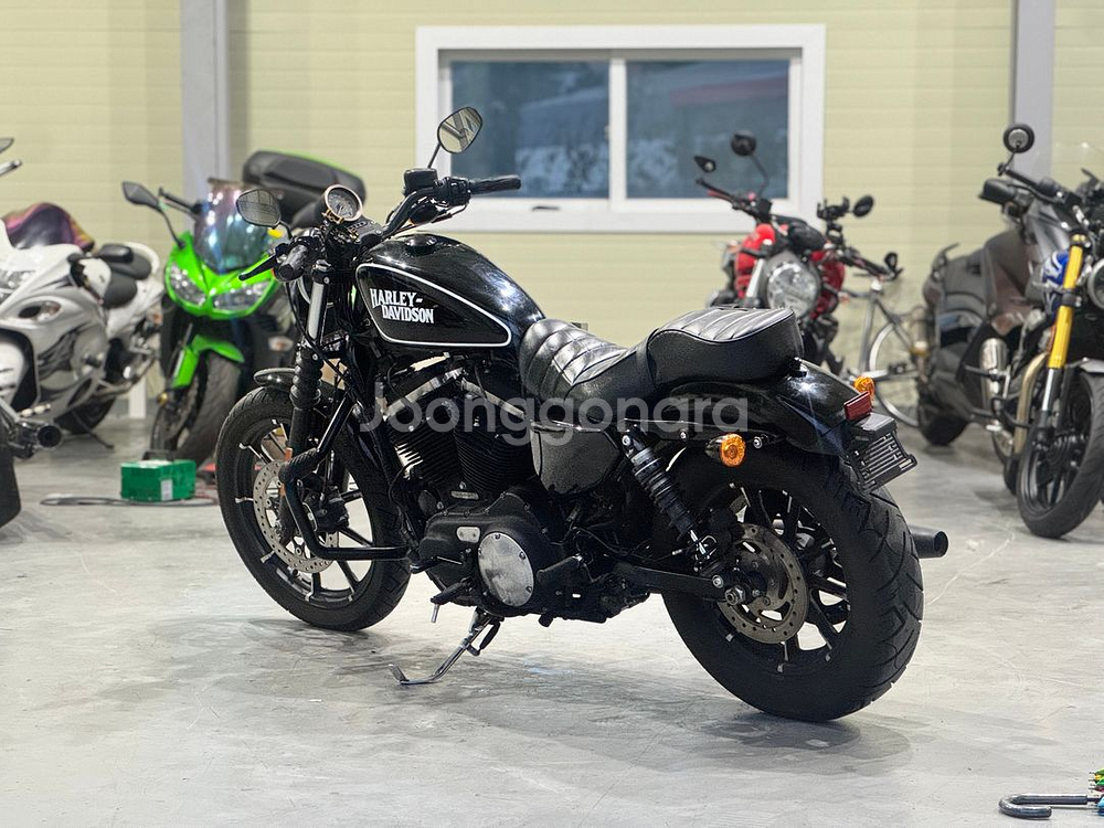 할리데이비슨 아이언883 16년식 1.5만KM--2