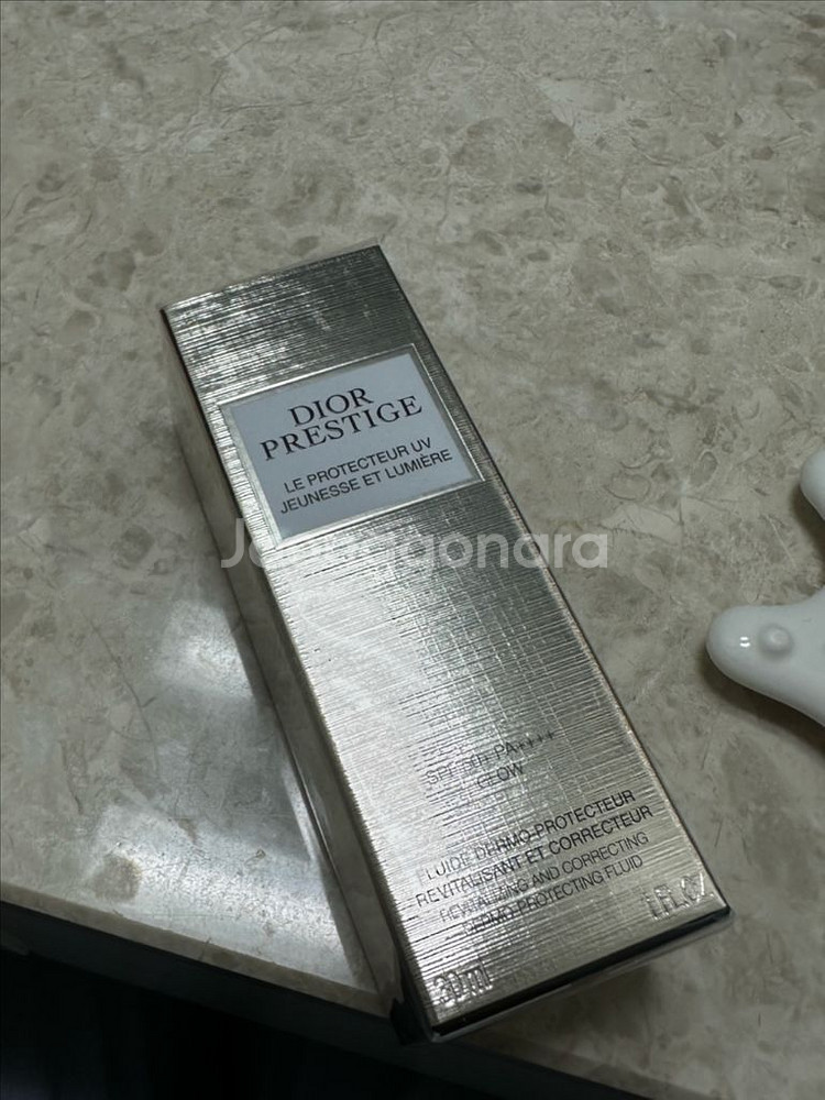 디올 프레스티지 UV 르 프로텍터 글로우--2