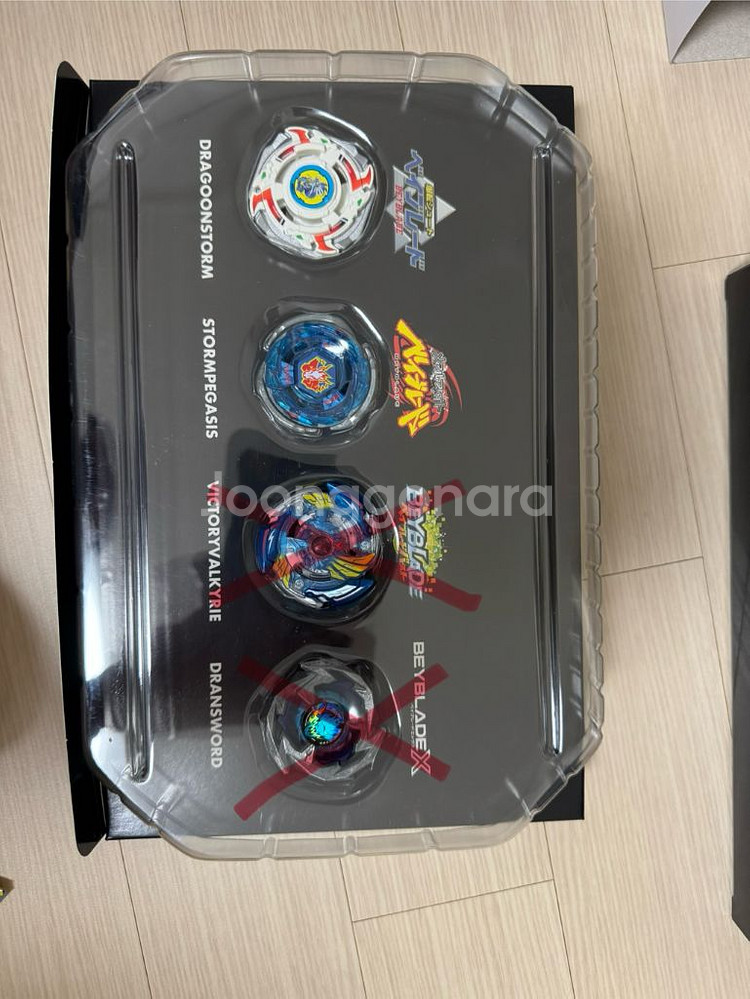 베이블레이드X 25주년 드래곤 스톰 등 2종 일괄팝니다--0
