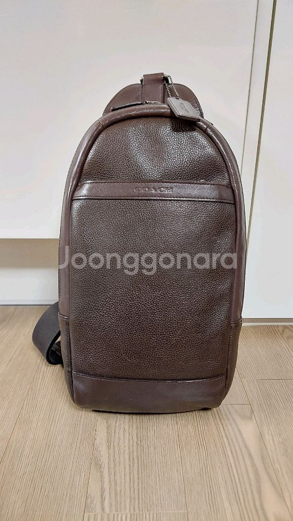 코치 가죽 슬링백--0