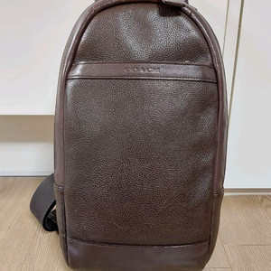 코치 가죽 슬링백