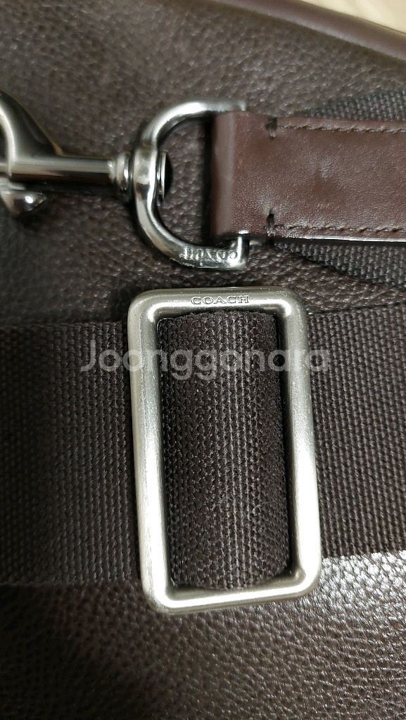 코치 가죽 슬링백--4