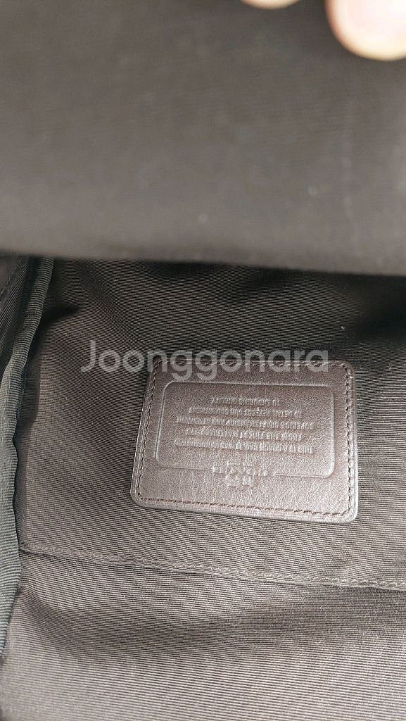 코치 가죽 슬링백--6