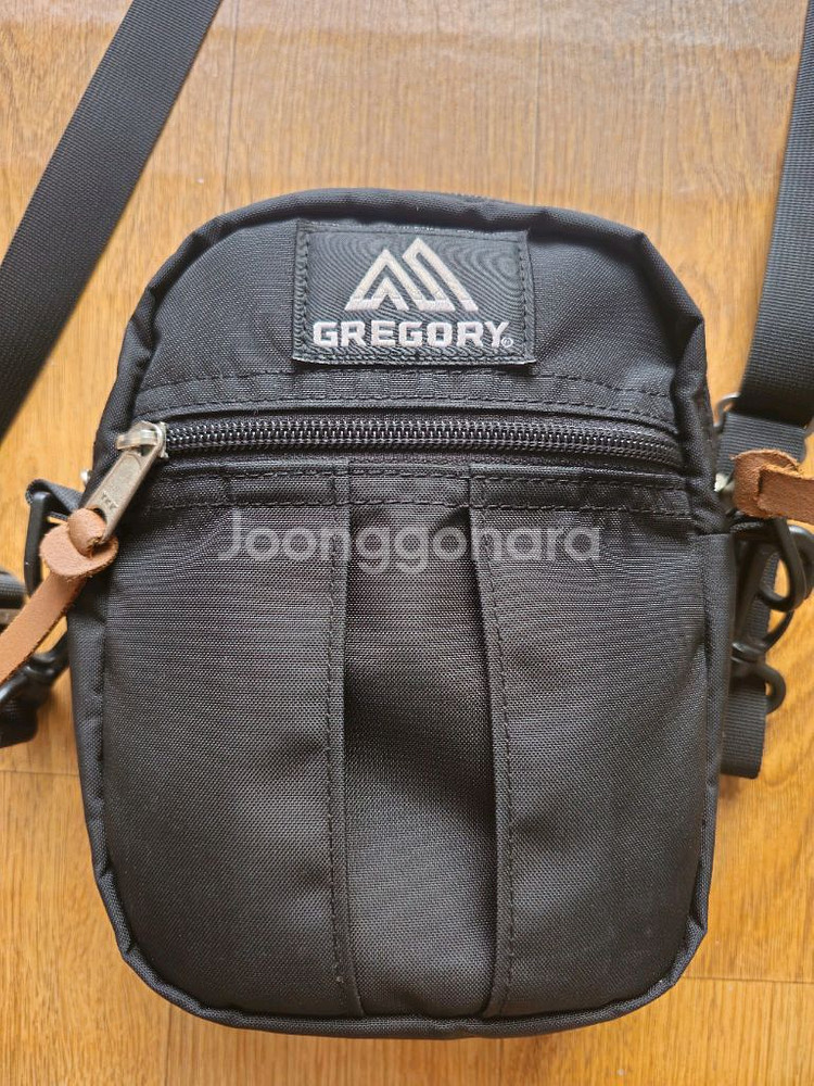 그레고리 퀵 패디드 포켓 M 크로스백 블랙--3