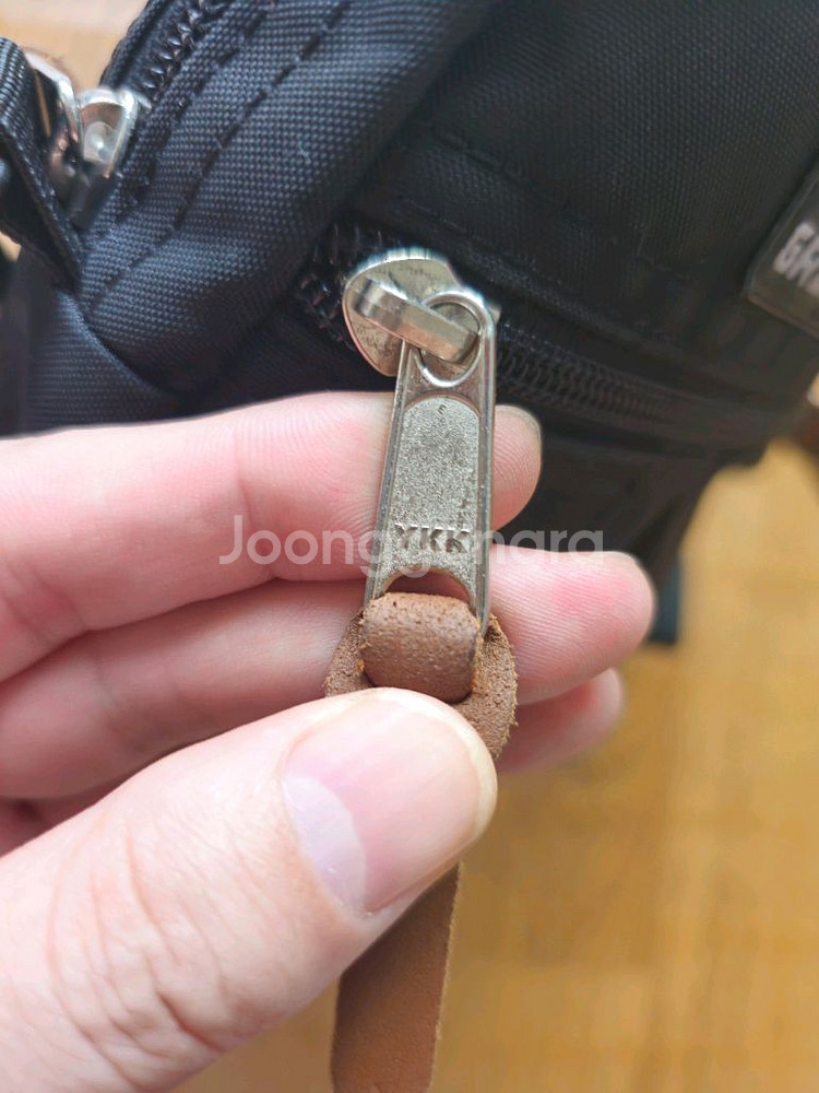 그레고리 퀵 패디드 포켓 M 크로스백 블랙--4