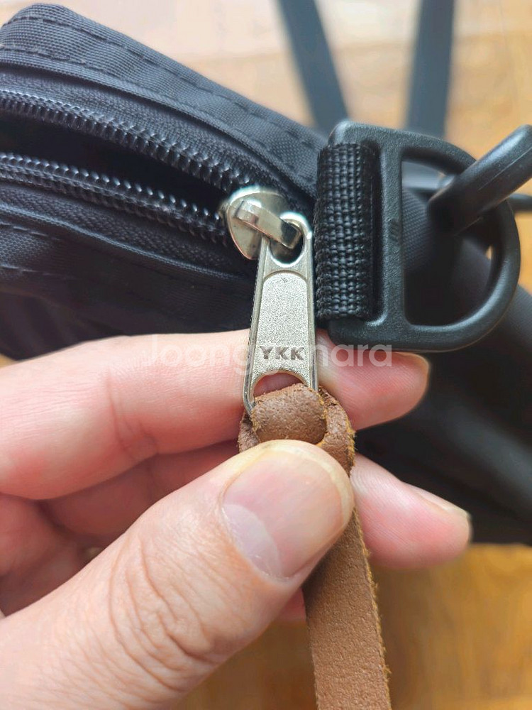 그레고리 퀵 패디드 포켓 M 크로스백 블랙--5