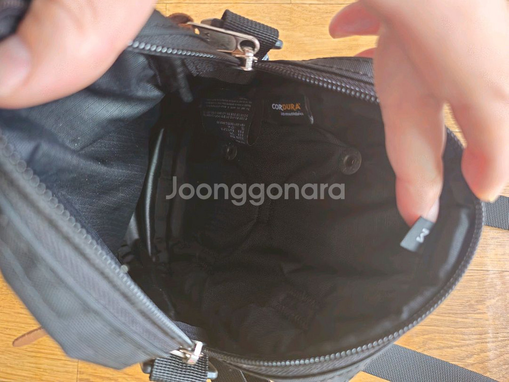 그레고리 퀵 패디드 포켓 M 크로스백 블랙--6