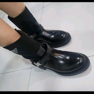 프라다 삼각로고부츠