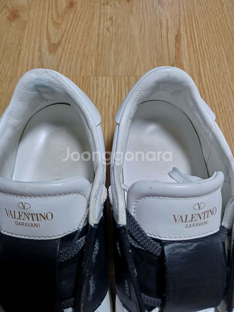 발렌티노 히든 스니커즈 정품!남자39사이즈260!--2