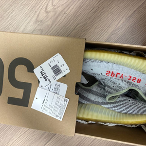 아디다스 이지부스트 235(240) 블루틴트 us6사이