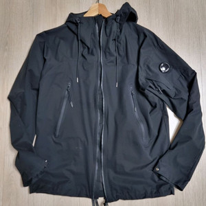 cp컴퍼니 pro-tek바람막이 50사이즈 팝니다