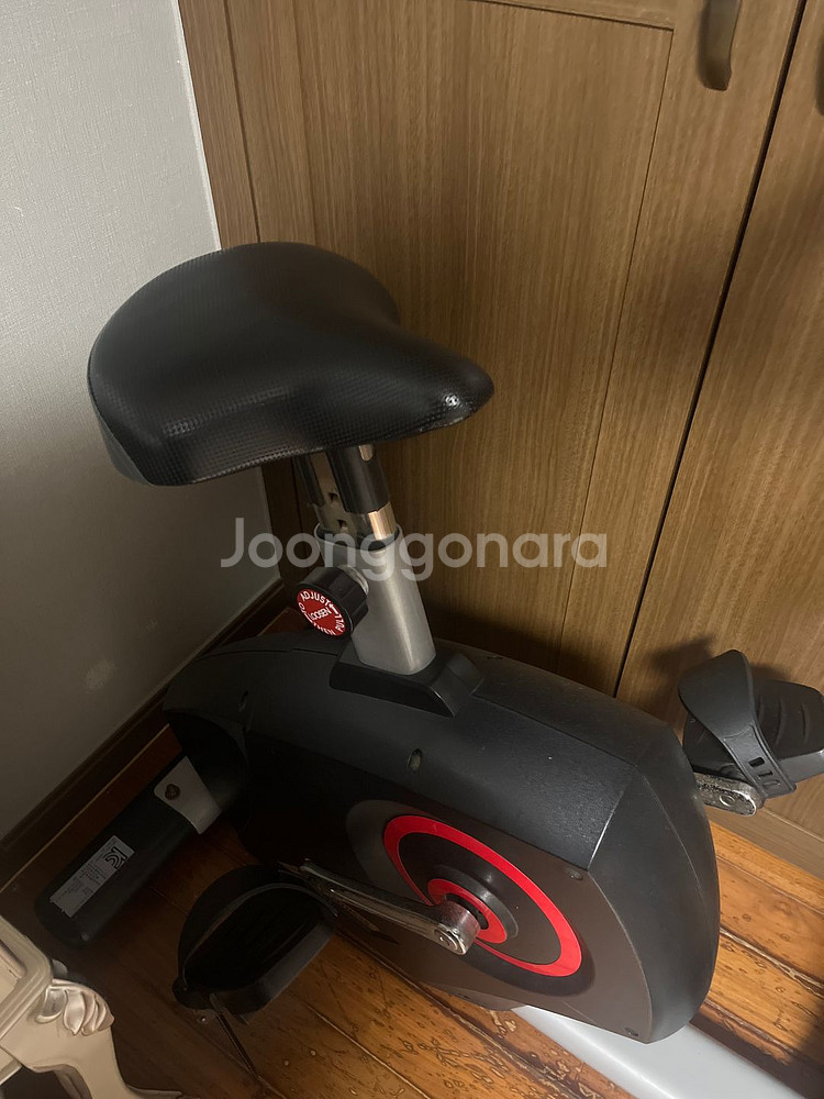 실내자전거 사용감 거의없음 ! 이사준비로 싸게내놔요--1