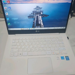 LG gram 노트북(14인치 i3 8램 512SSD)