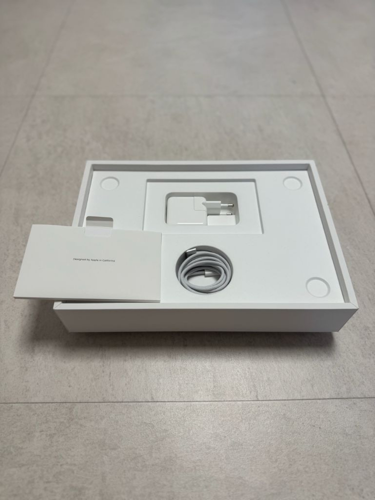 맥북 에어 13인치 M4 512GB 실버 풀박스--2