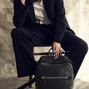 루즈 앤 라운지 소가죽백팩