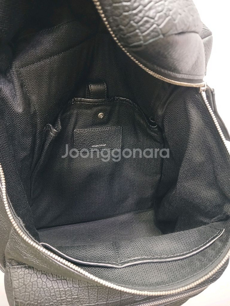 루즈 앤 라운지 소가죽백팩--5