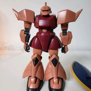 반다이 MG 갤구그 샤아 2.0 부품용 팝니다.