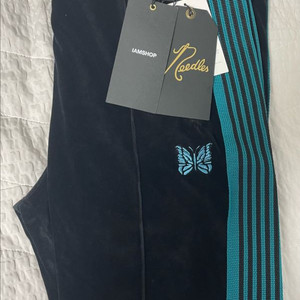 니들스 벨루어 트랙팬츠 블랙